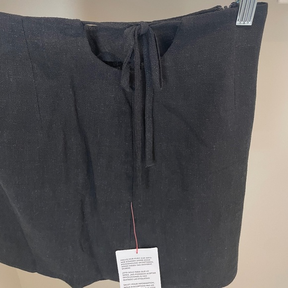 NWT Topshop Black Side Tie Linen Mini Skirt (Size US 4) - Picture 6 of 10